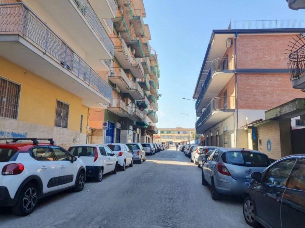 Garage in affitto ad Arzano via Sanremo, 91
