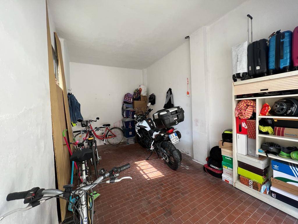 Garage in vendita a Torino via Foligno, 63