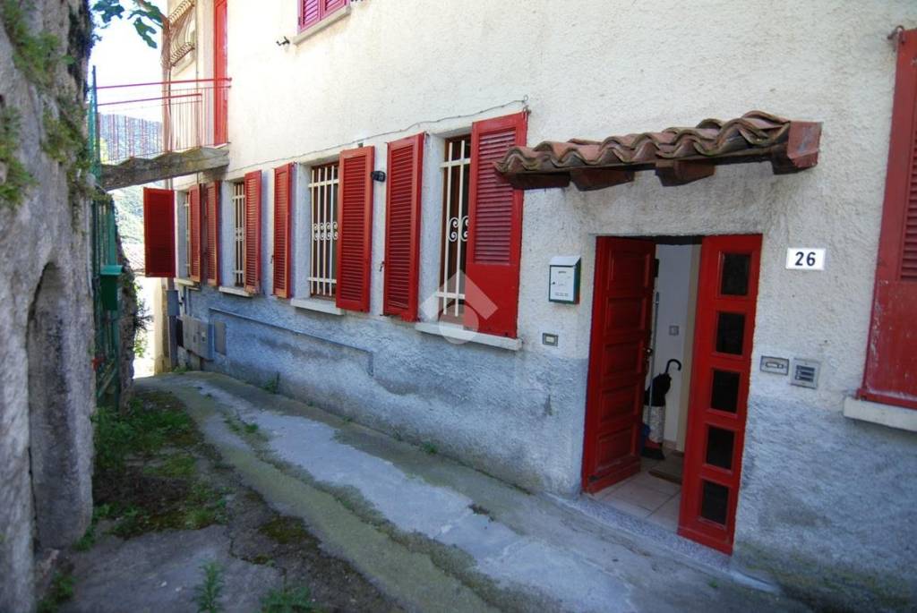 Appartamento in vendita ad Adrara San Rocco via Flaccadori, 26
