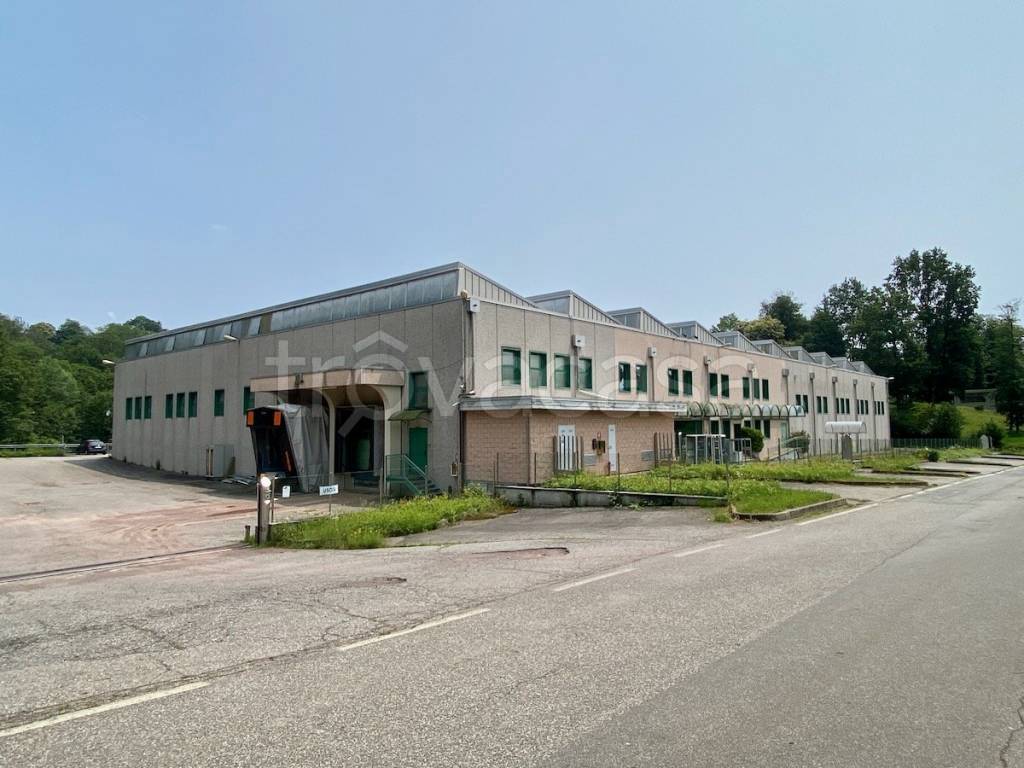 Capannone Industriale in vendita a Valdilana frazione Fila, 34