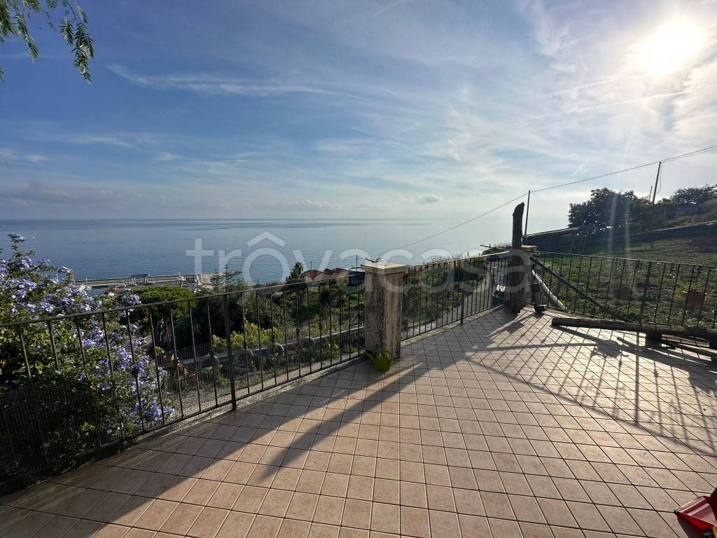Villa Bifamiliare in vendita a Santo Stefano al Mare via Cavi, 3