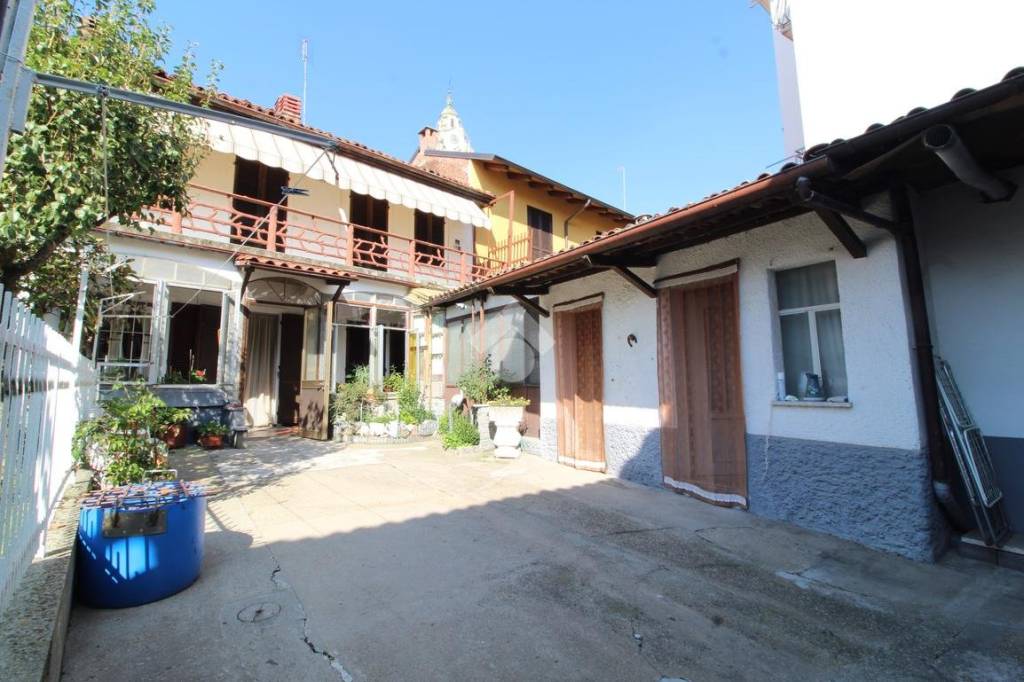 Casa Indipendente in vendita a Santena vicolo Bombarra, 2