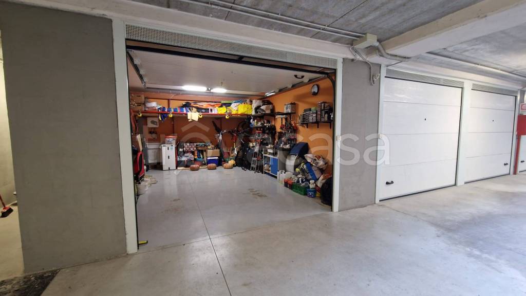 Garage in vendita a Firenze via Telemaco Signorini, 25