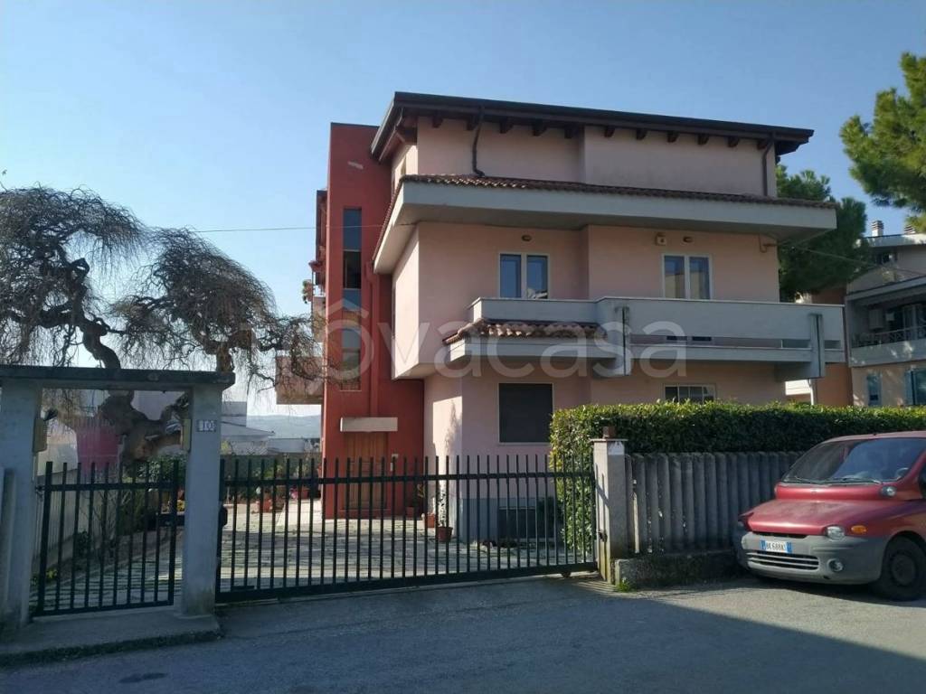 Appartamento in vendita a Giulianova via Sechini, 0
