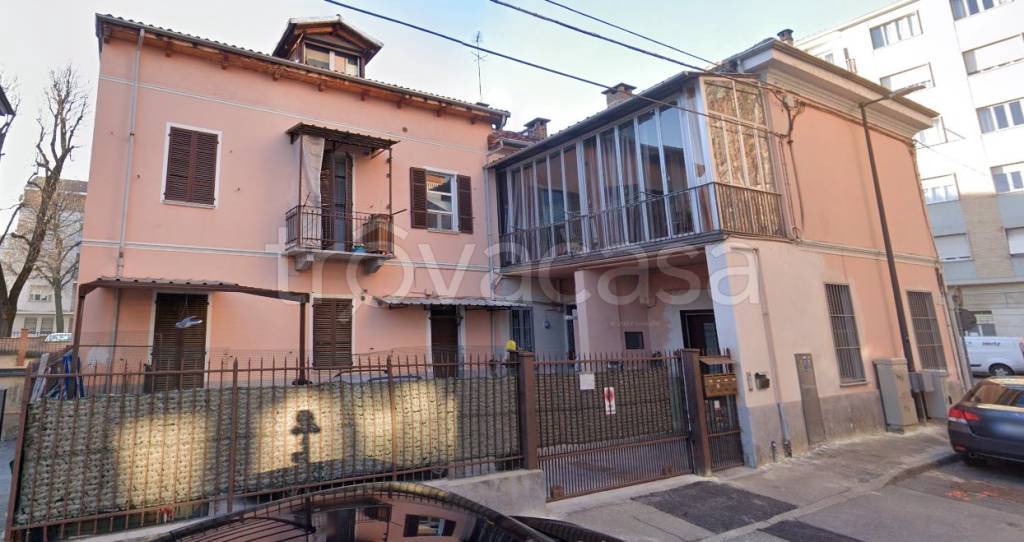 Casa Indipendente in vendita ad Asti via Luigi Cibrario