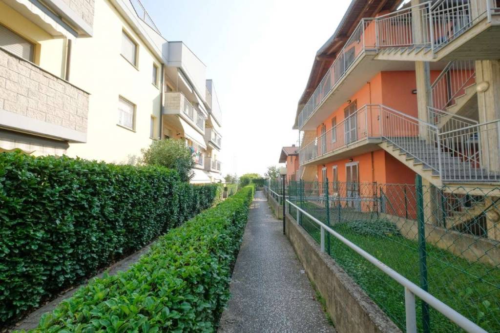 Appartamento in vendita a Bonate Sotto via Servalli 7