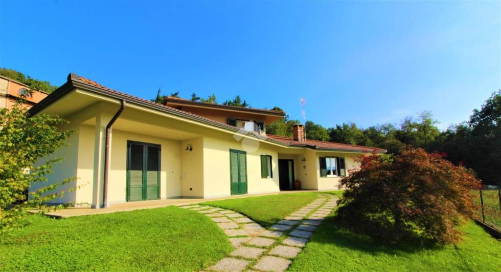 Villa in vendita a Montalto Dora via quaro, 48