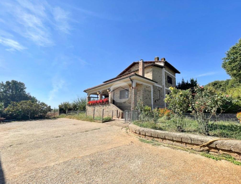 Villa in vendita a Nepi via del Cerro, 13