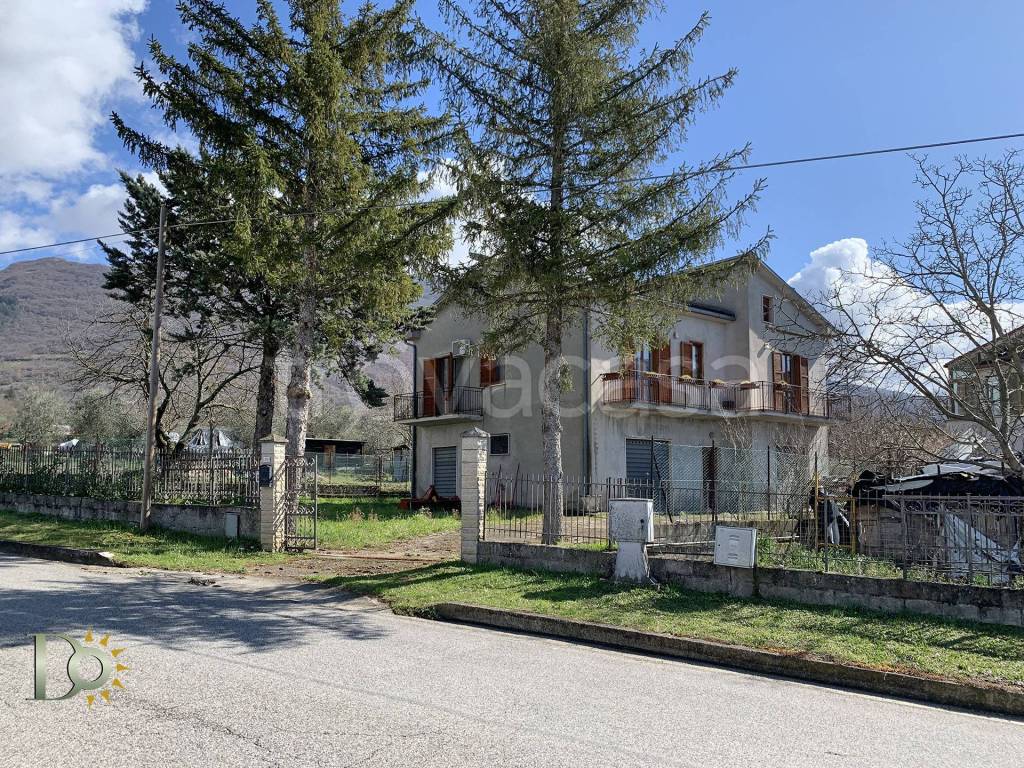 Casa Indipendente in vendita a Poggio Bustone borgo Provaroni, 29