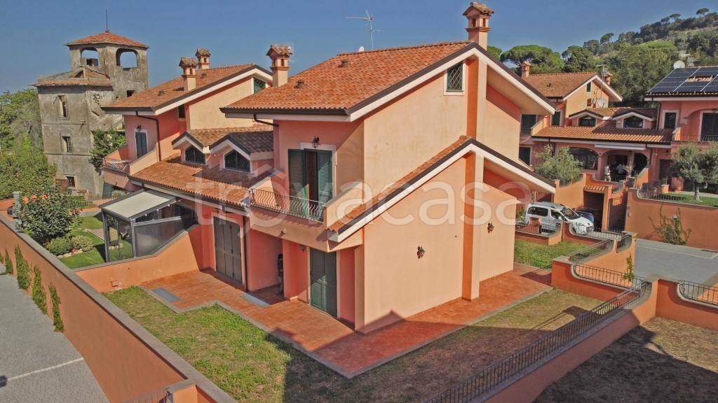 Villa Bifamiliare in vendita a Grottaferrata via 24 Maggio
