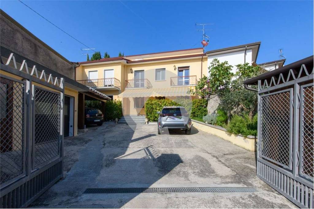 Villa Bifamiliare in vendita a Pozzolengo via palada, 25
