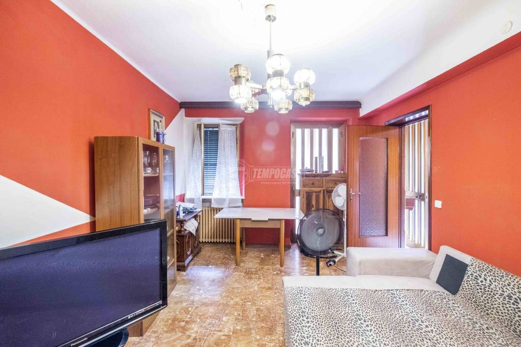 Casa Indipendente in vendita a Cerano via Giuseppe Garibaldi