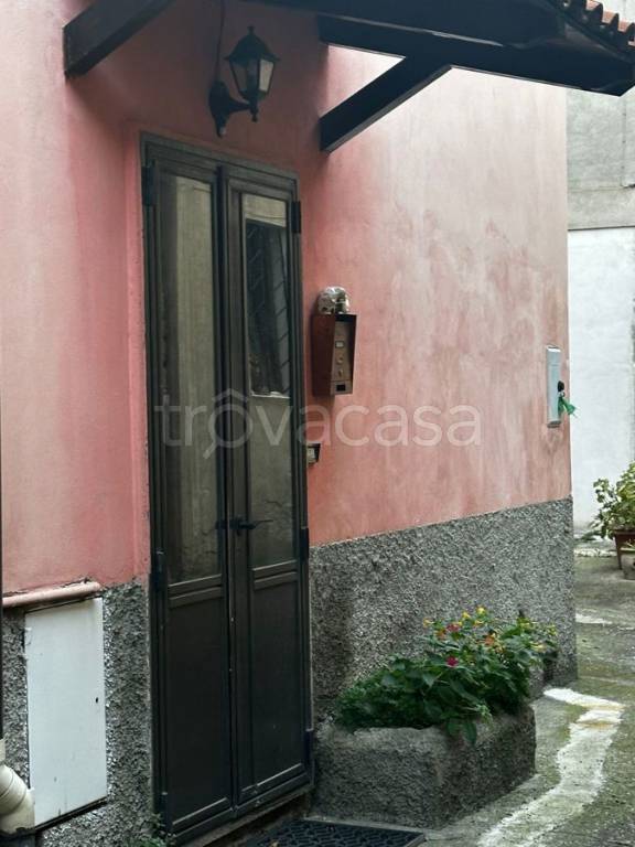 Appartamento in vendita a Canzo via Mornerino , 19