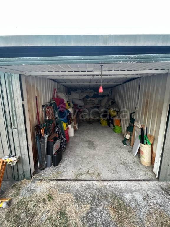 Garage in vendita a Venezia via Fratelli Bandiera