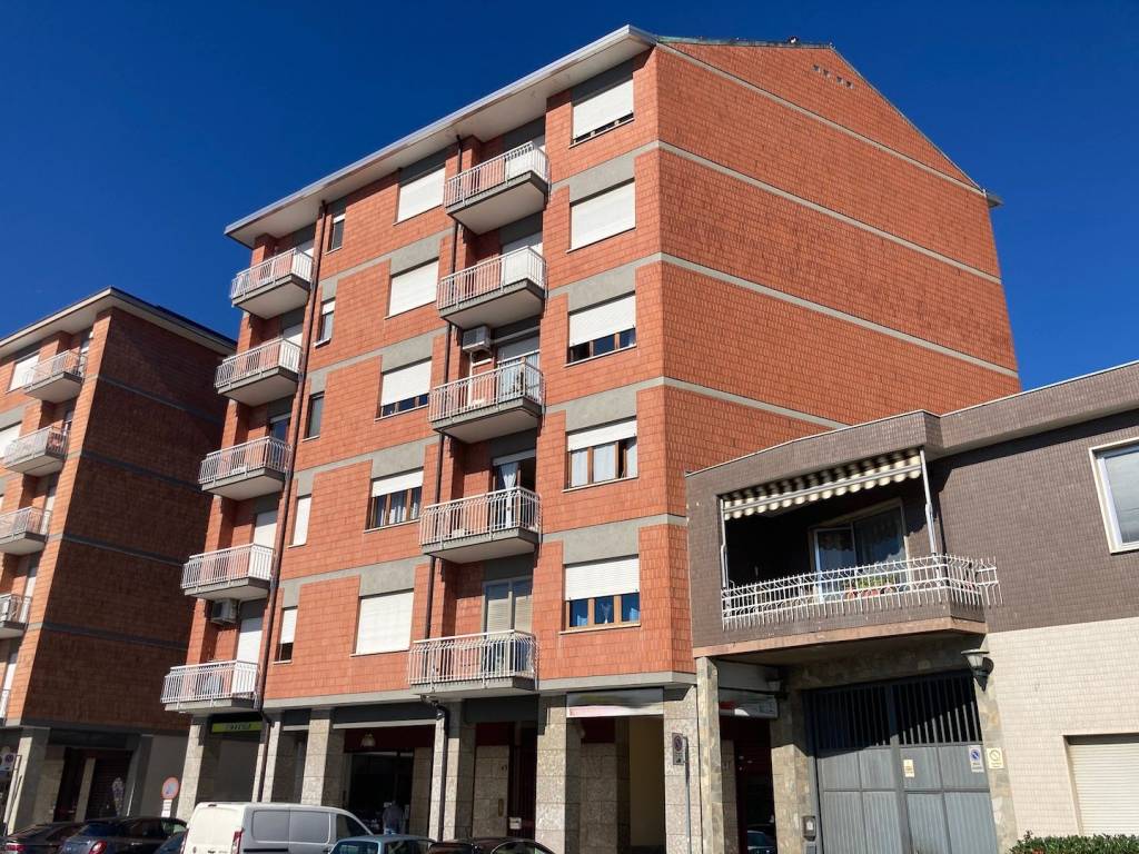 Appartamento in vendita a Chieri via Andezeno, 49