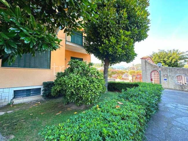 Appartamento in vendita a Pietra Ligure via Francesco Crispi, 227