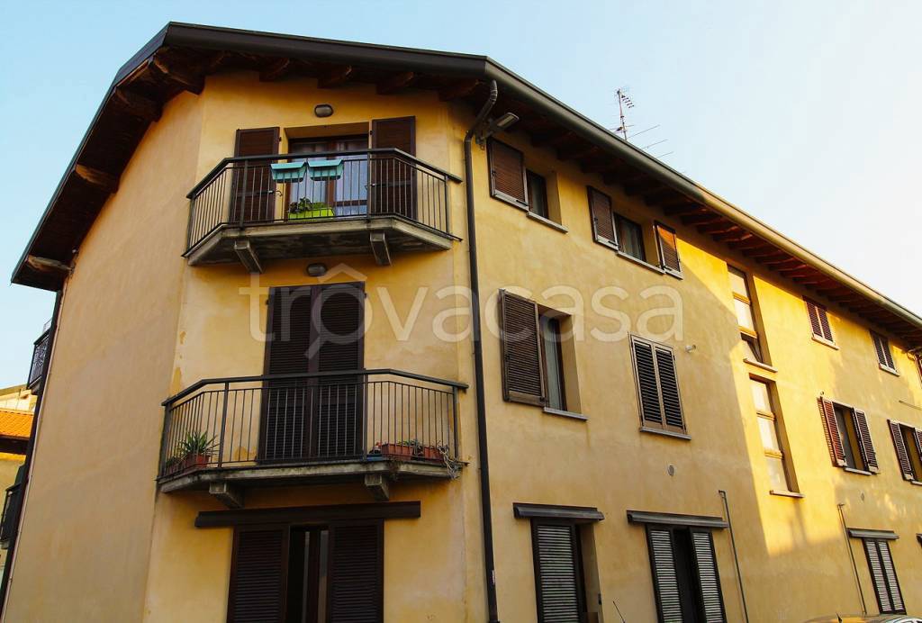 Appartamento in vendita a Lomazzo via Vittorio Veneto