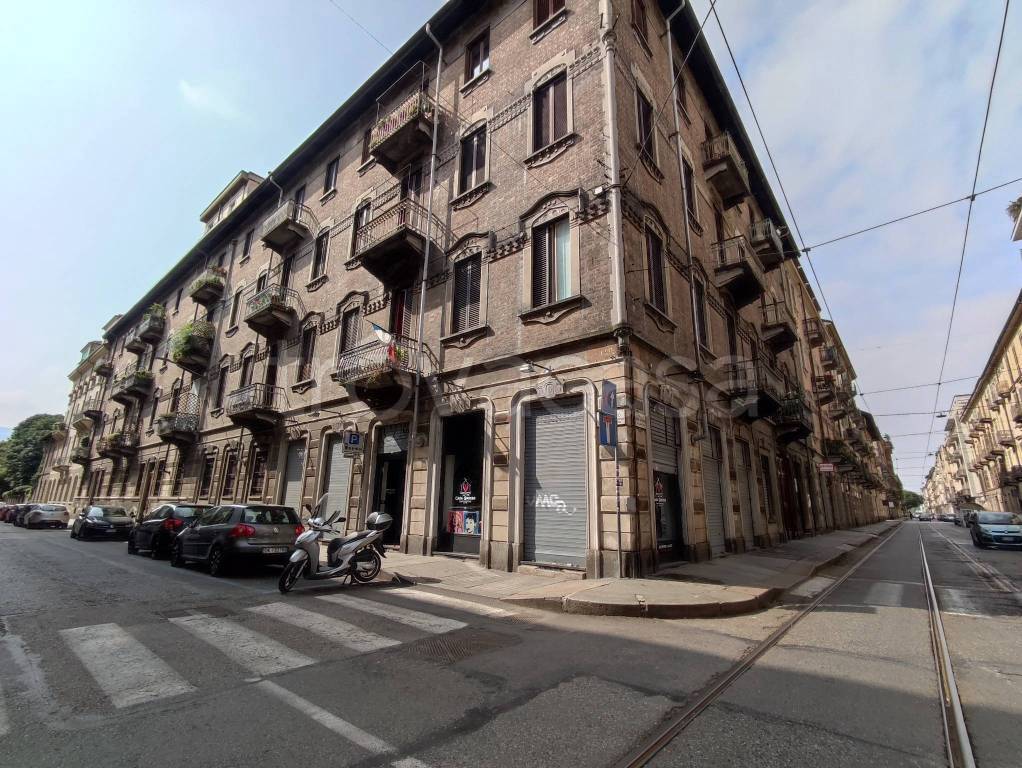 Negozio in vendita a Torino via Giovanni Francesco Napione, 28