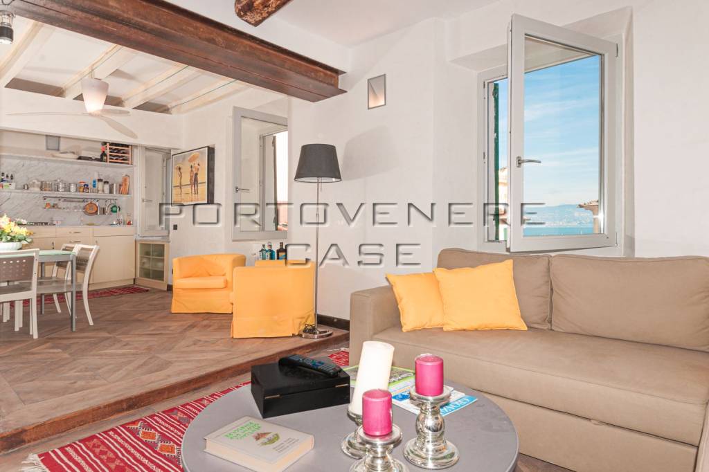Appartamento in vendita a Portovenere via Reboa