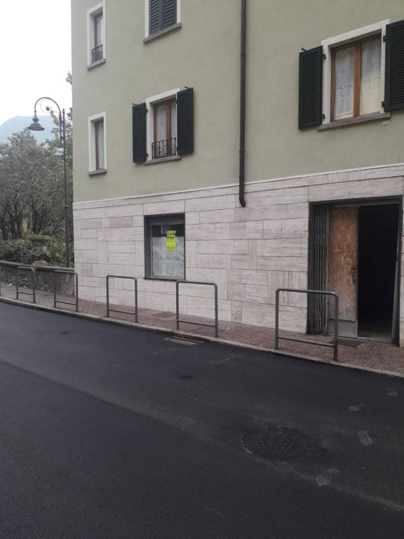 Negozio in vendita a San Pellegrino Terme via San Carlo
