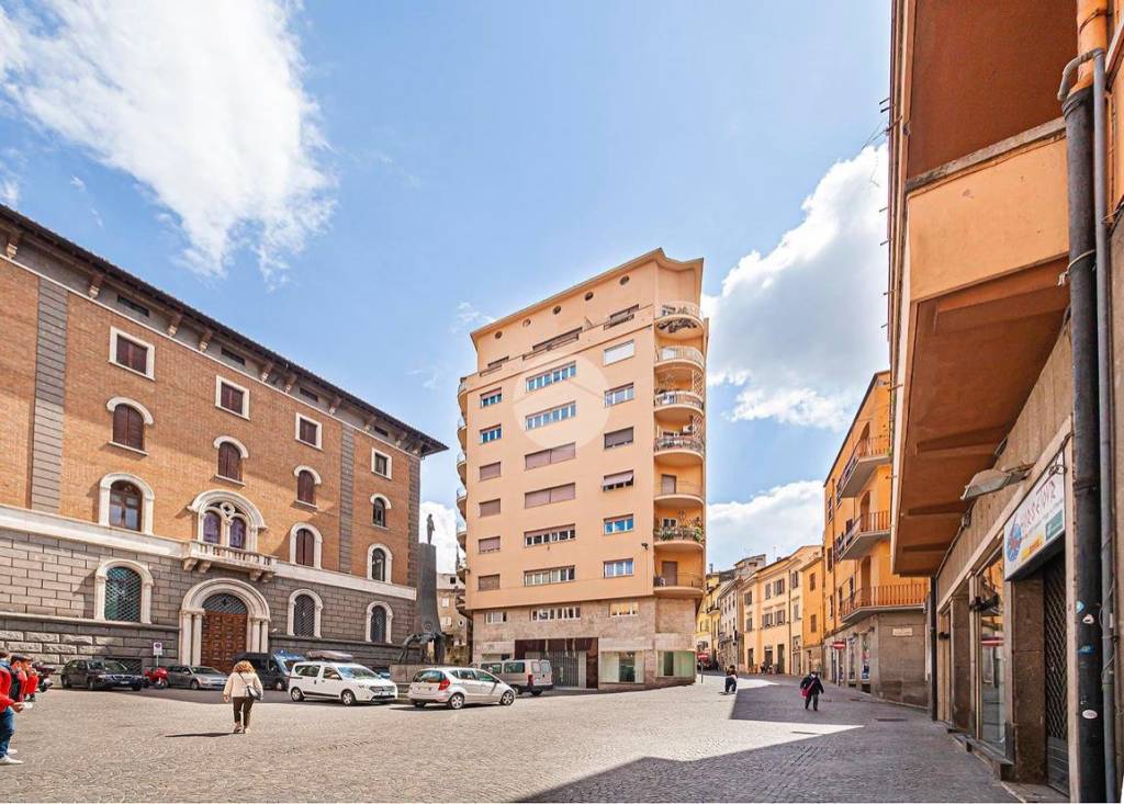Appartamento in vendita a Viterbo via della Sapienza, 19