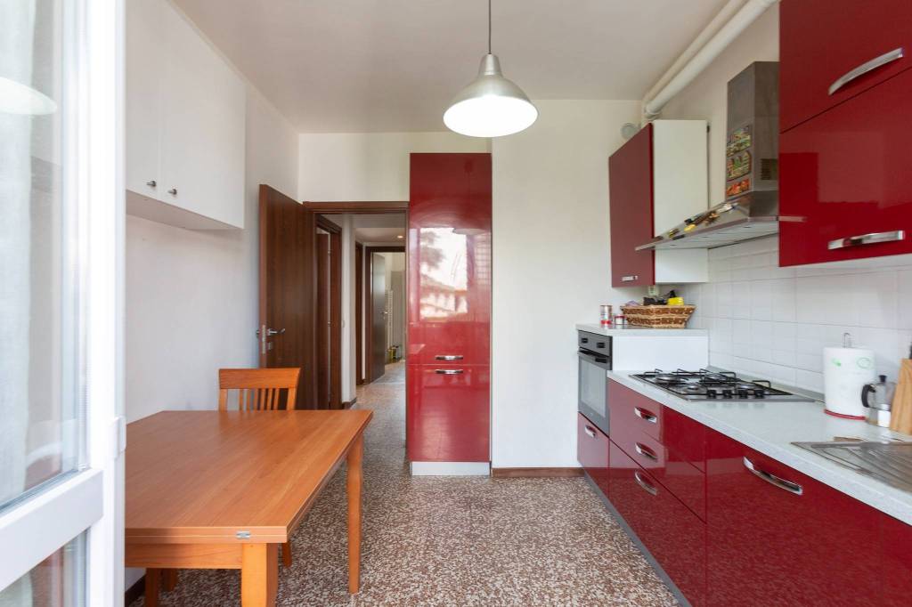 Appartamento in vendita a Milano via Monte Rotondo, 10