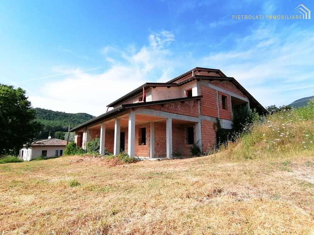 Villa in vendita a Valtopina via Capodacqua