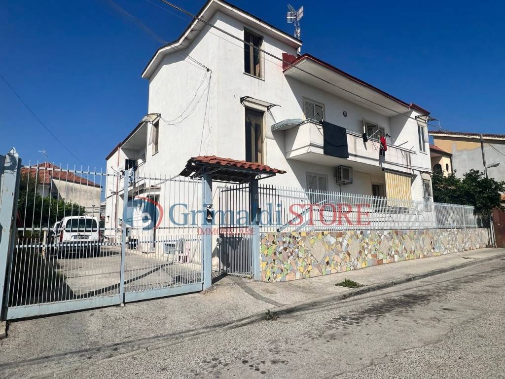 Casa Indipendente in vendita ad Acerra via Calore, 5