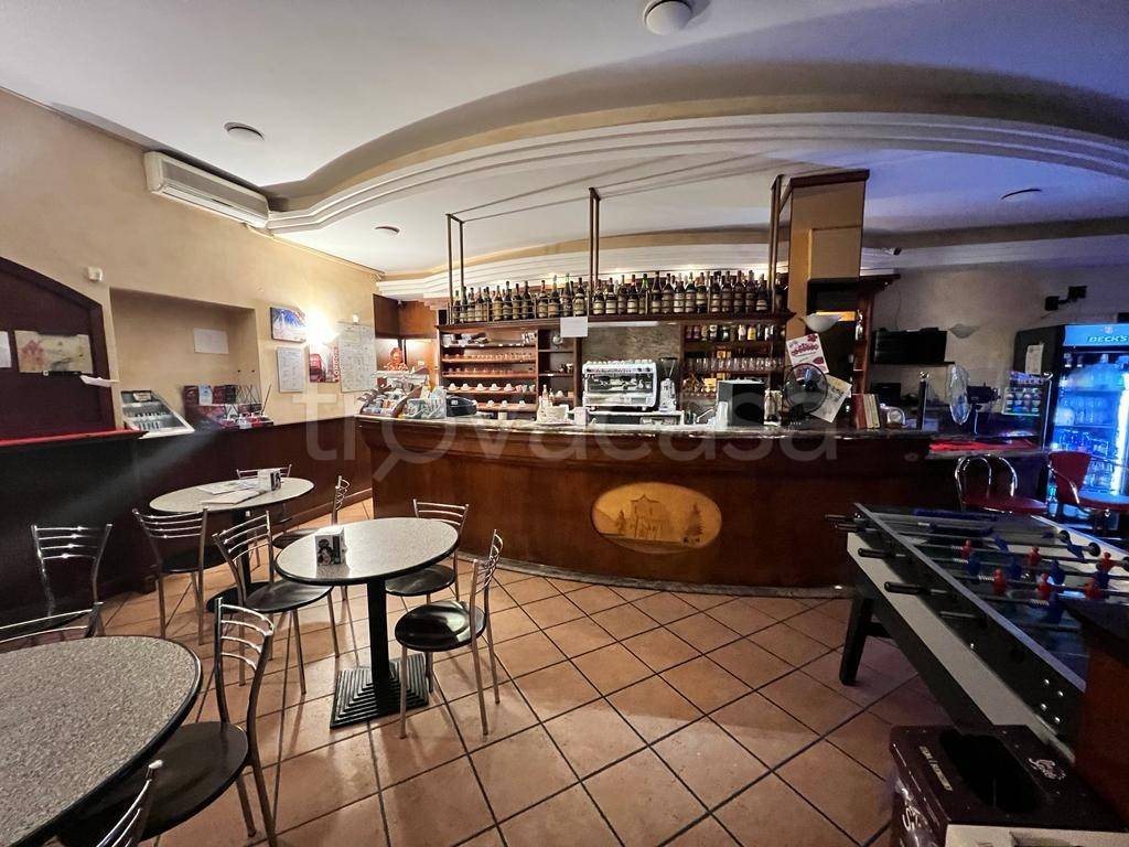 Bar in vendita a Laveno-Mombello