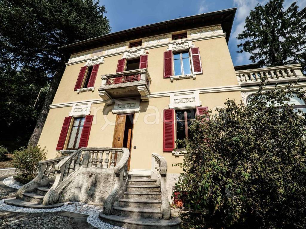 Villa in vendita a Brunate via Giacomo Scalini, 24