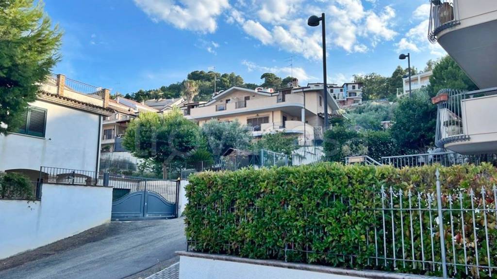 Villa Bifamiliare in vendita a Montesilvano via Massimo d'Azeglio, 8