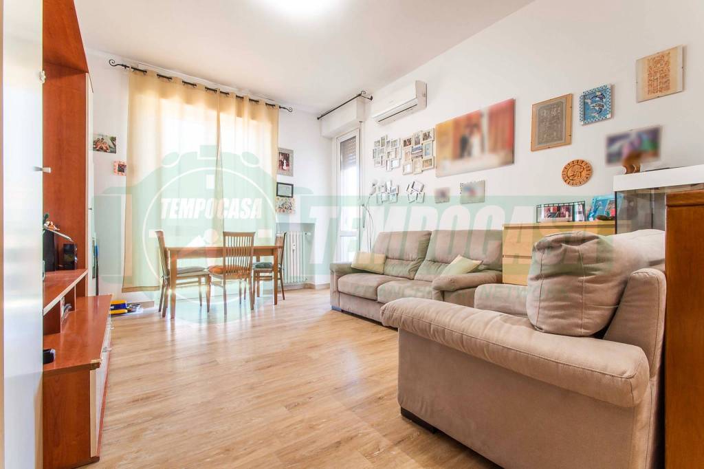 Appartamento in vendita a Origgio via Antonio Vivaldi, 4