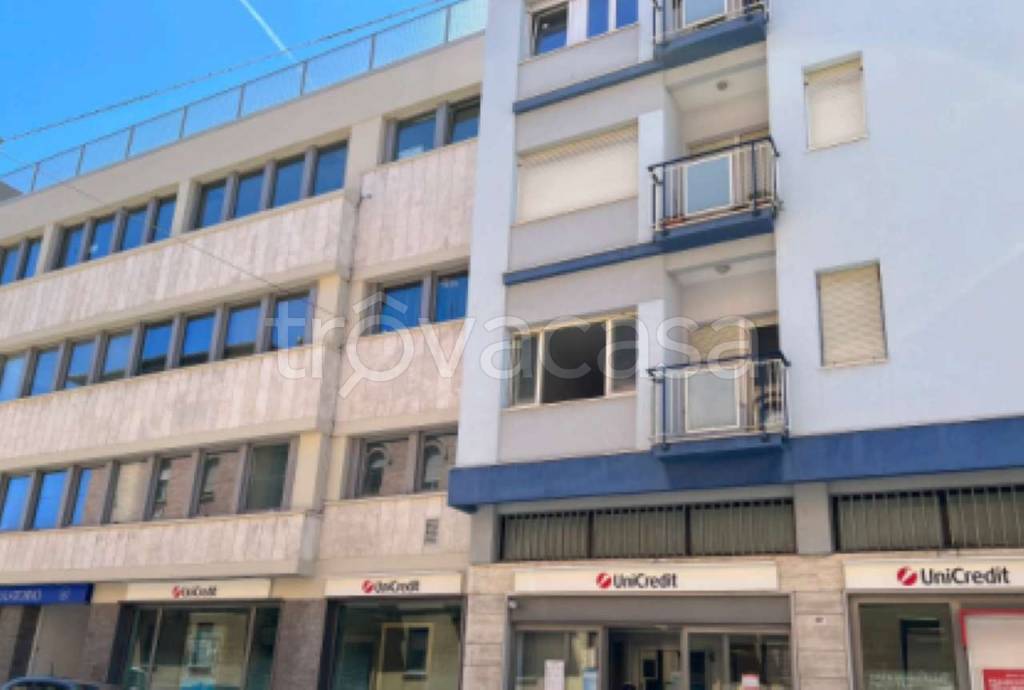 Filiale Bancaria in vendita ad Ancona via Trieste 19