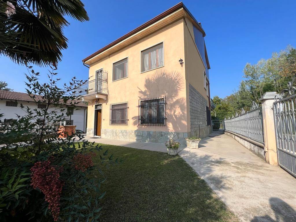 Villa in vendita a Canale sp29