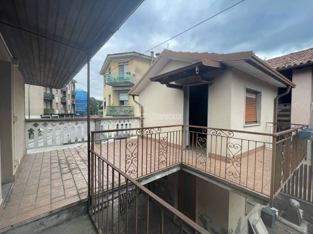 Casa Indipendente in vendita a Cisano Bergamasco via Roma 2