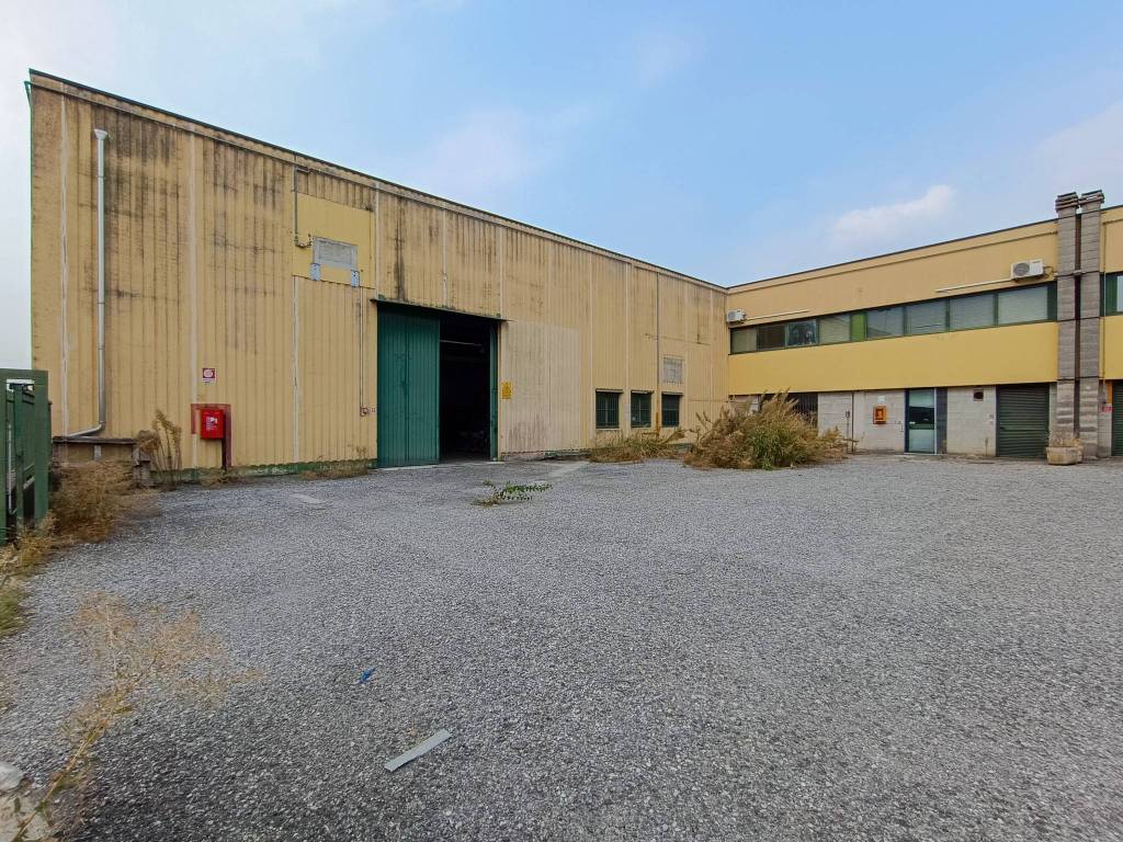 Capannone Industriale in vendita a San Zeno Naviglio traversa Terza Di Via Galileo Galilei, 12
