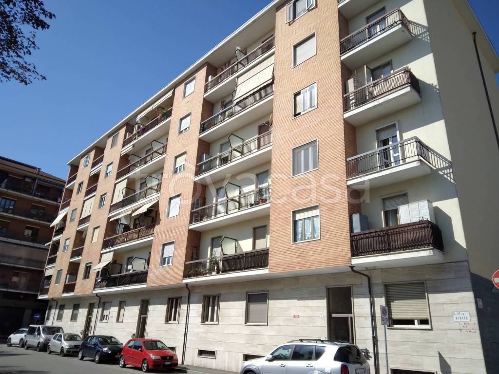 Appartamento in vendita a Rivoli via Giotto, 1