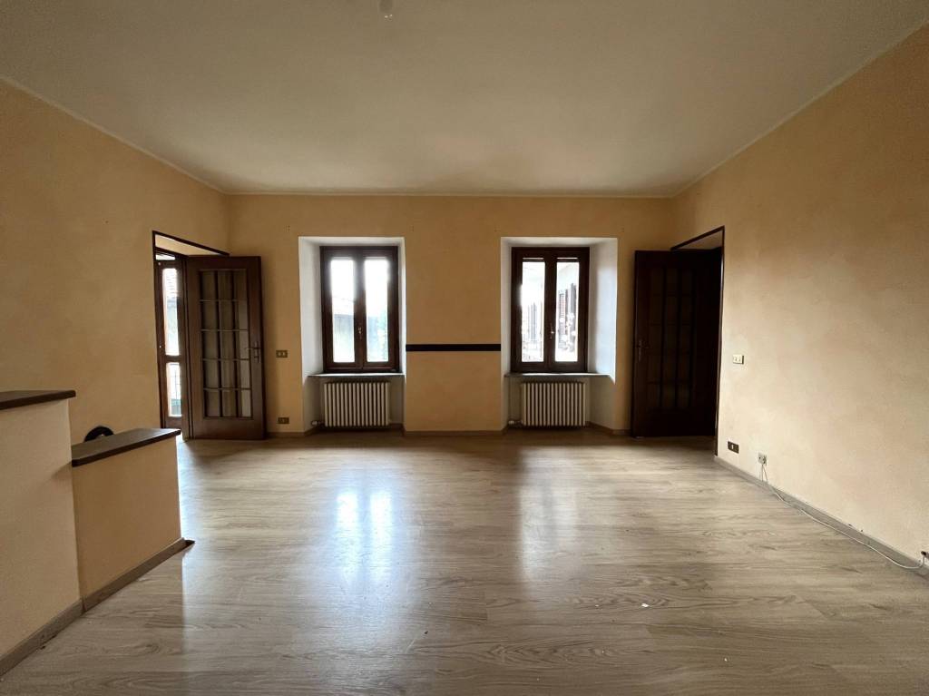 Appartamento in vendita a Bizzarone via roma, 19