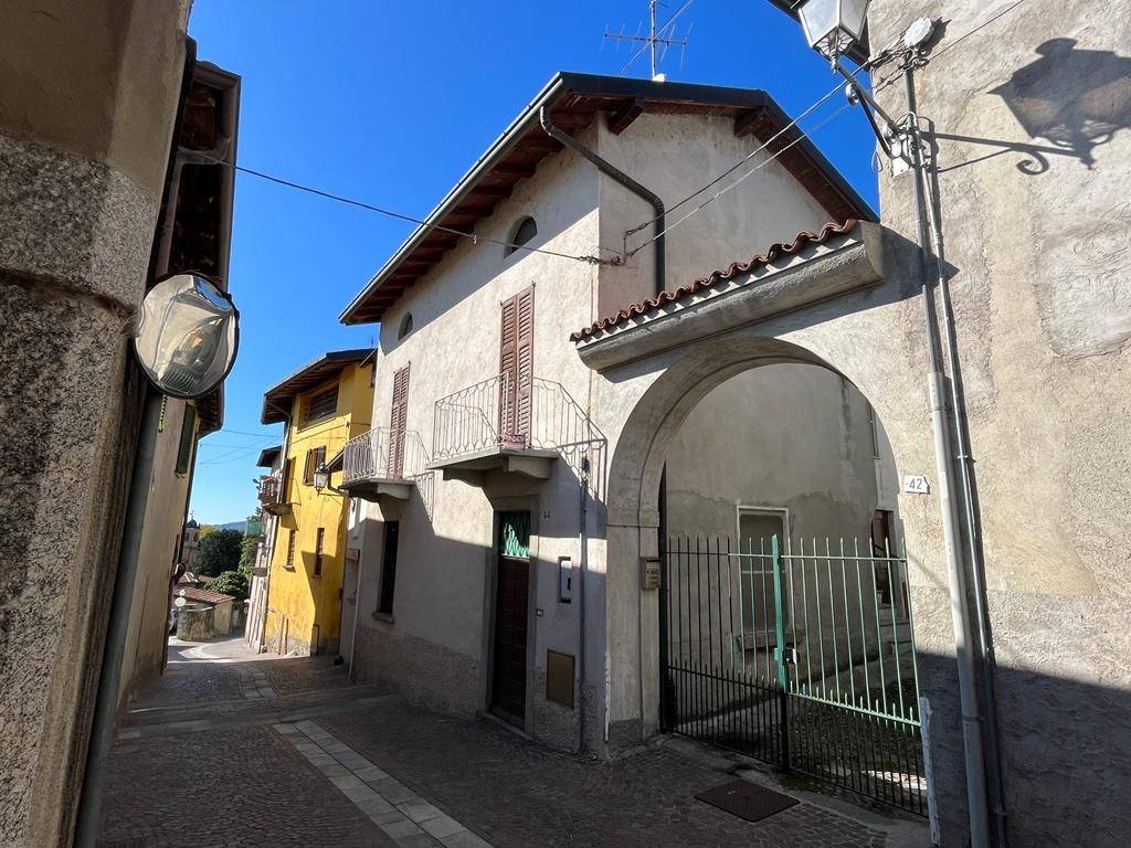 Casa Indipendente in vendita a Bosisio Parini via Giuseppe Parini, 44