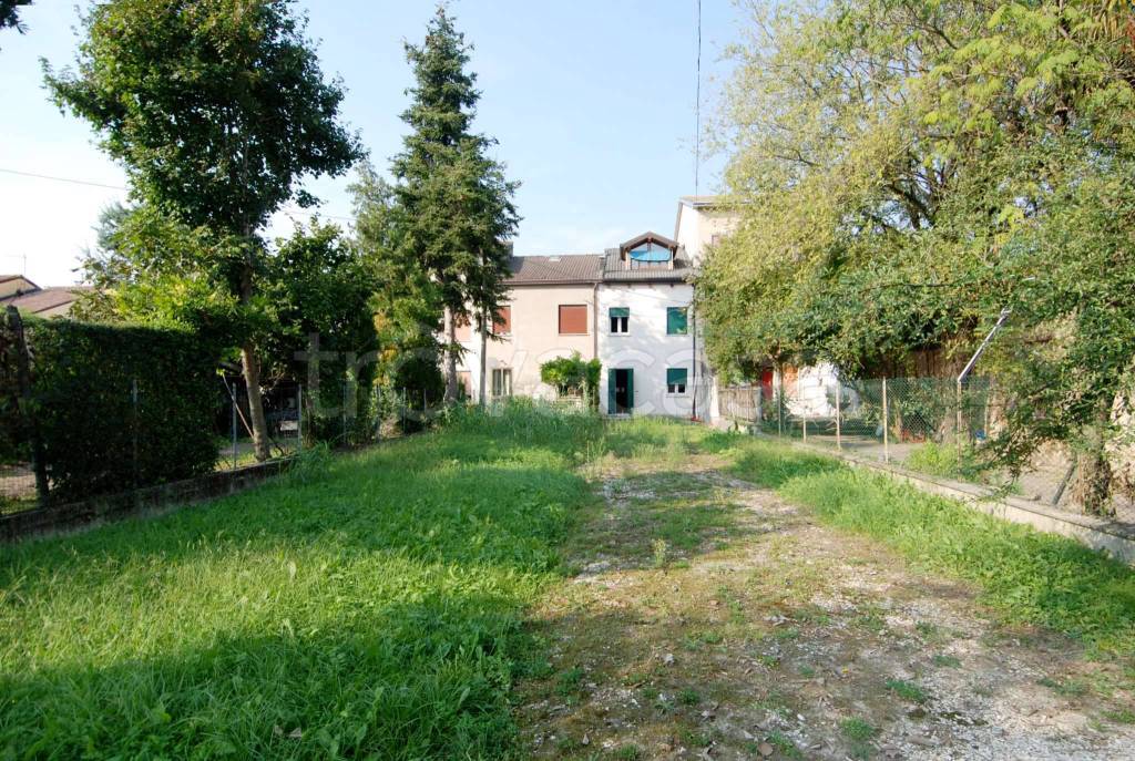 Villa a Schiera in vendita a Piazzola sul Brenta via Pagan 11