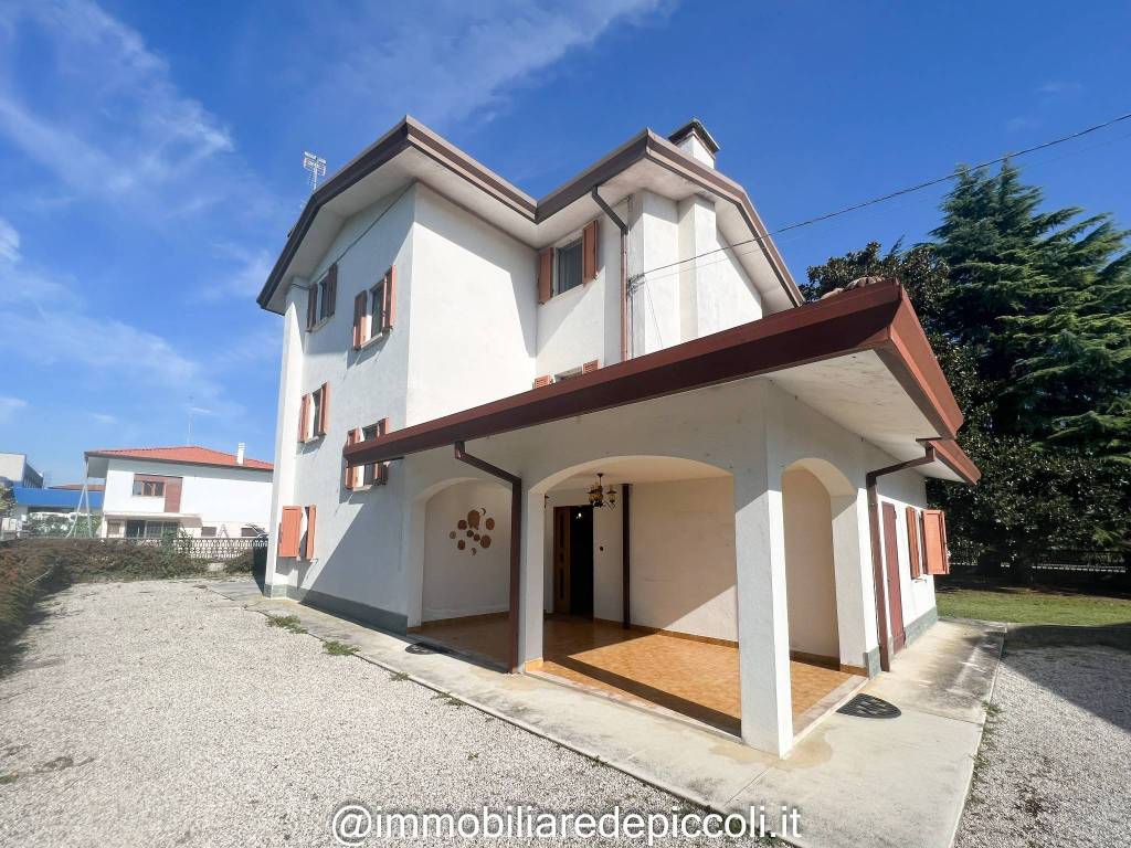 Villa in vendita a Pravisdomini
