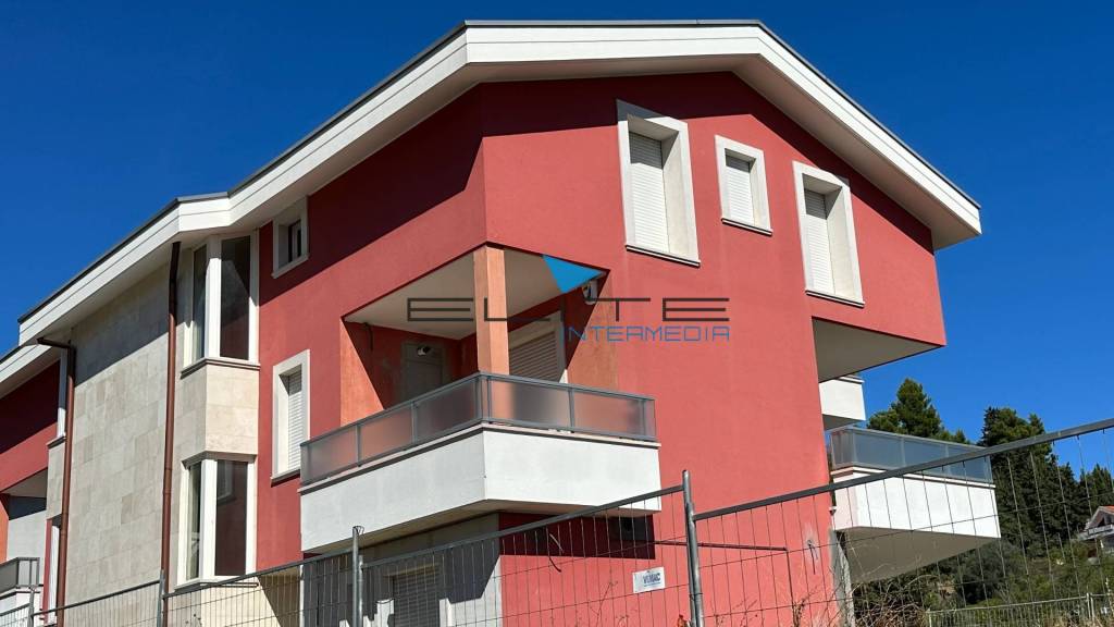 Villa Bifamiliare in vendita a Montesilvano strada Vicinale Agostinone, 16