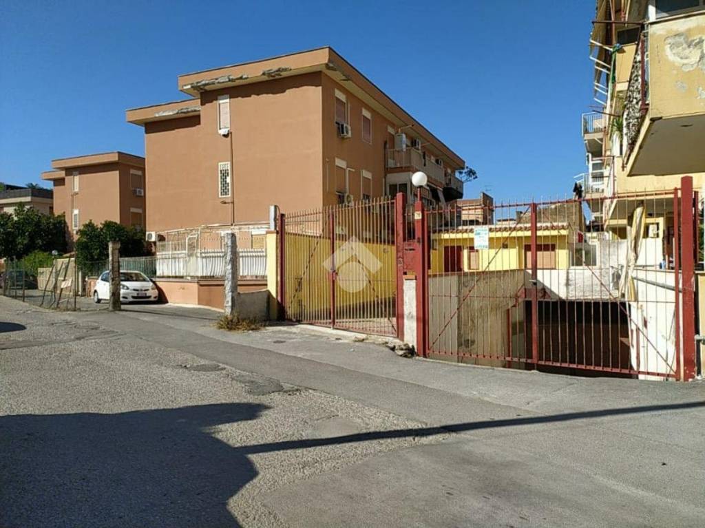 Garage in vendita a Palermo via Alfonso Amorelli, 28