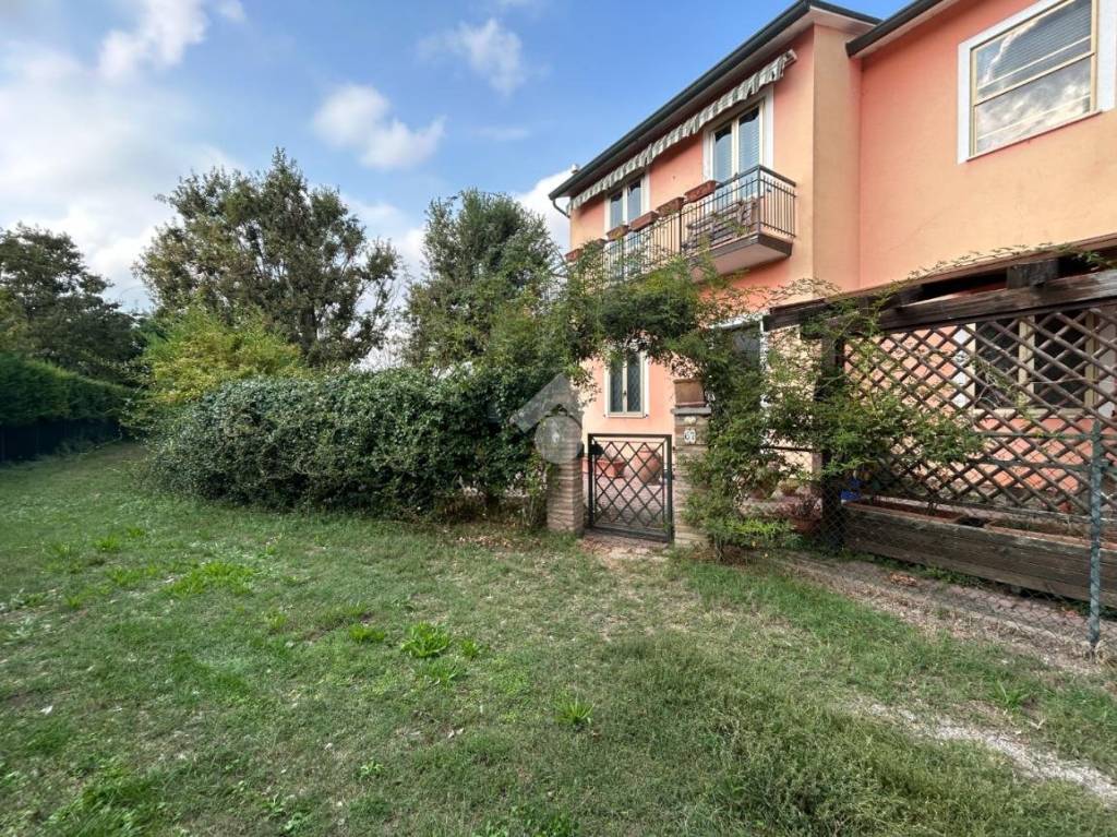 Casa Indipendente in vendita a Ravenna via Santerno Ammonite, 67