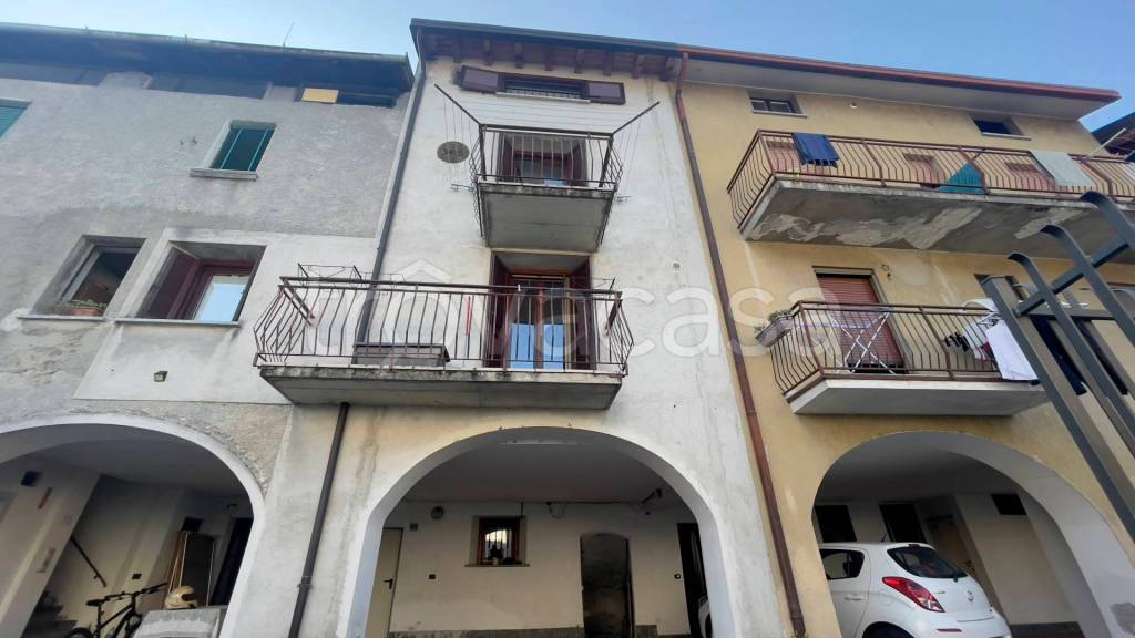 Villa Bifamiliare in vendita a Cosio Valtellino via Adda