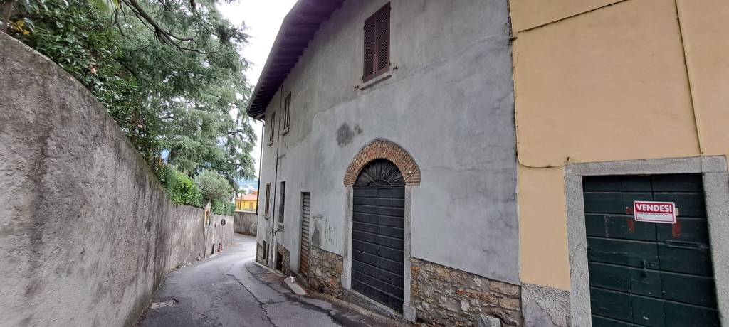 Appartamento in vendita a Erba via San Maurizio, 16