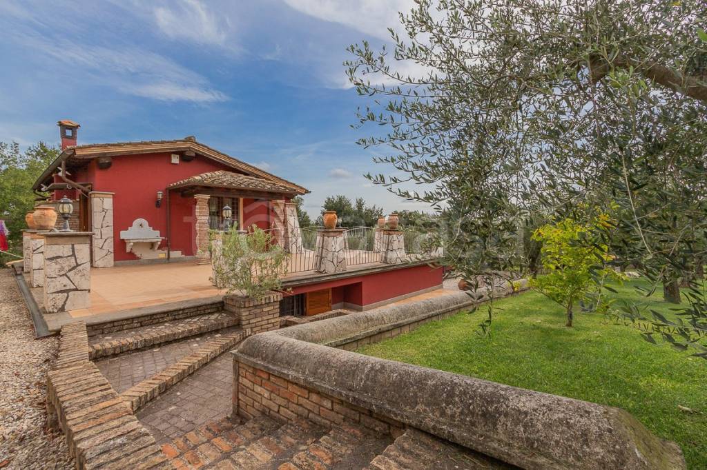 Villa in vendita a Trevignano Romano via delle Fossette