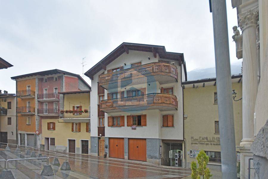 Appartamento in vendita a Corteno Golgi piazza Guglielmo Marconi