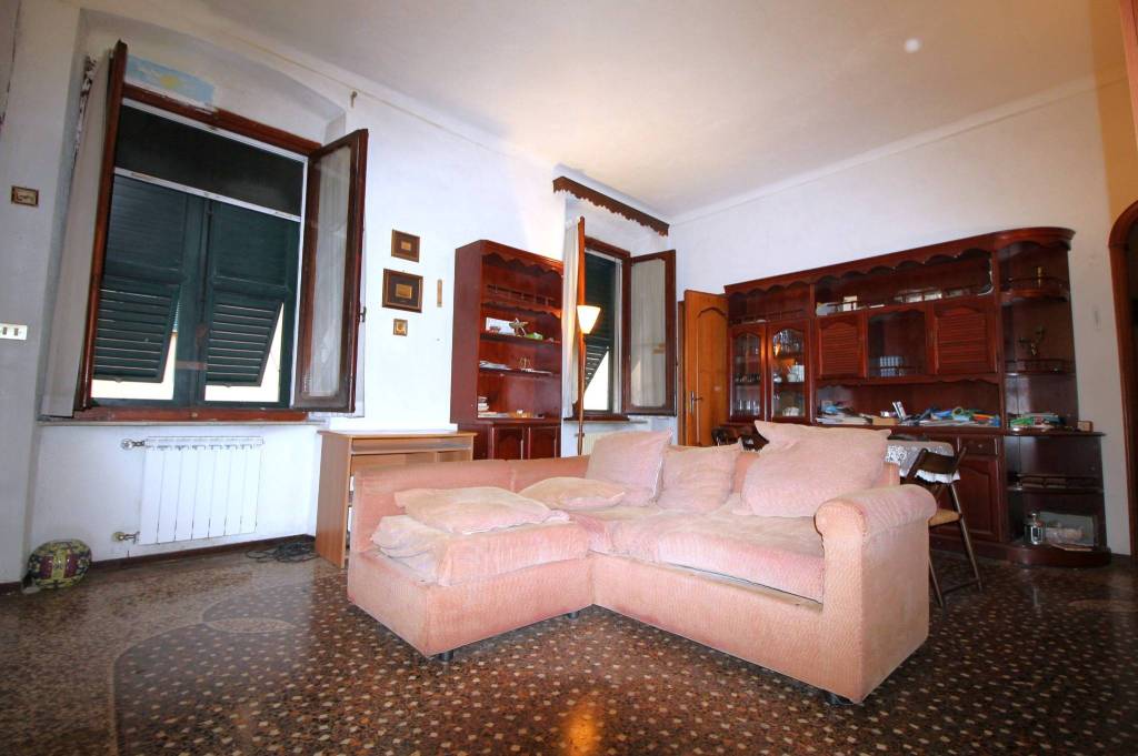 Appartamento in vendita a Genova via Stefano Canzio
