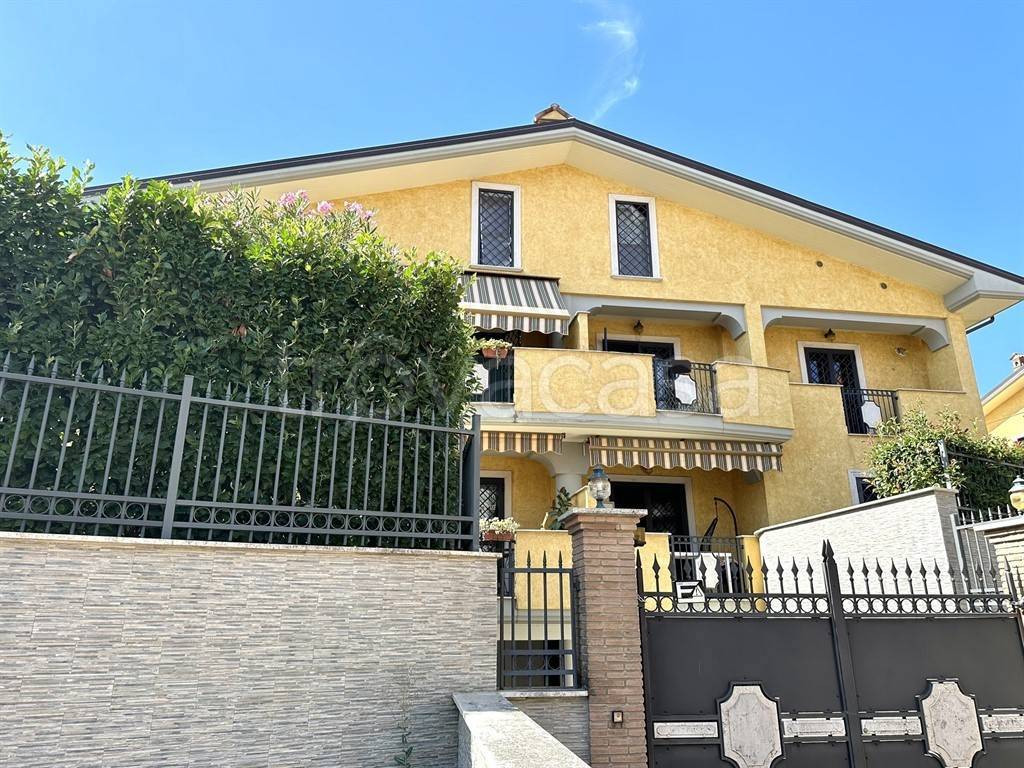 Appartamento in vendita a Palestrina via Filippo Bandiera